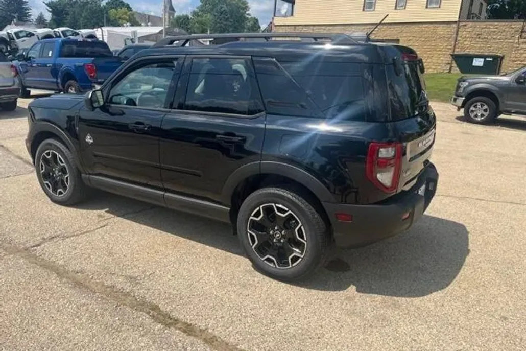2025 Ford Bronco Sport Outer Banks photo 1