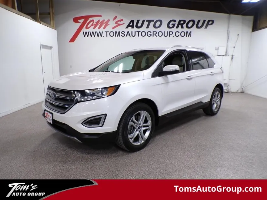 2016 Ford Edge Titanium photo 1