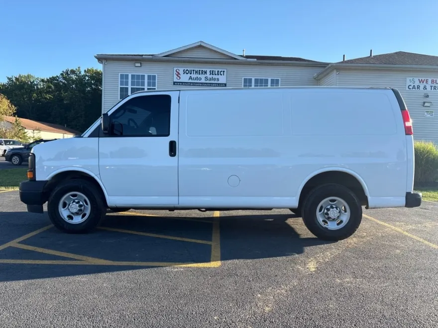 2017 Chevrolet Express 2500 Cargo photo 1