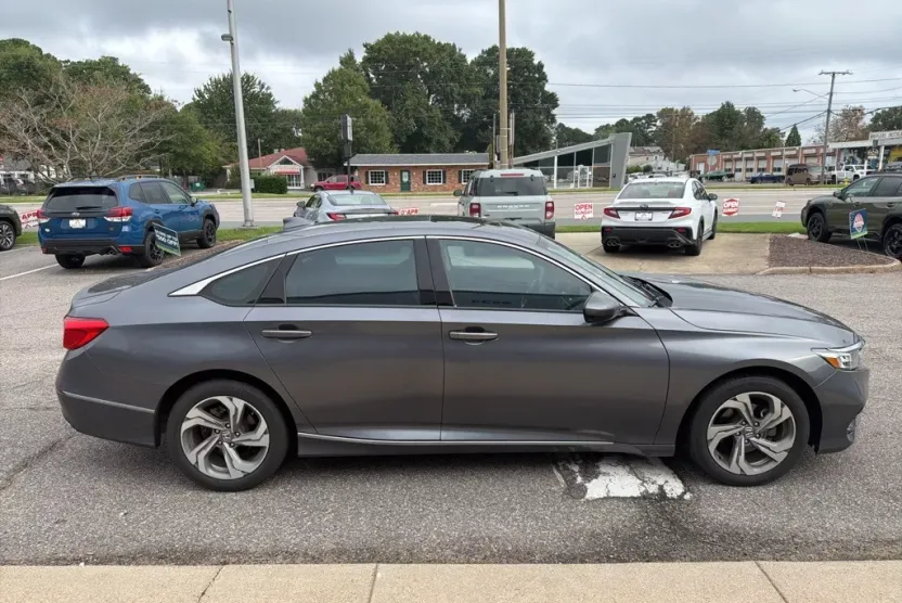 2020 Honda Accord EX photo 1