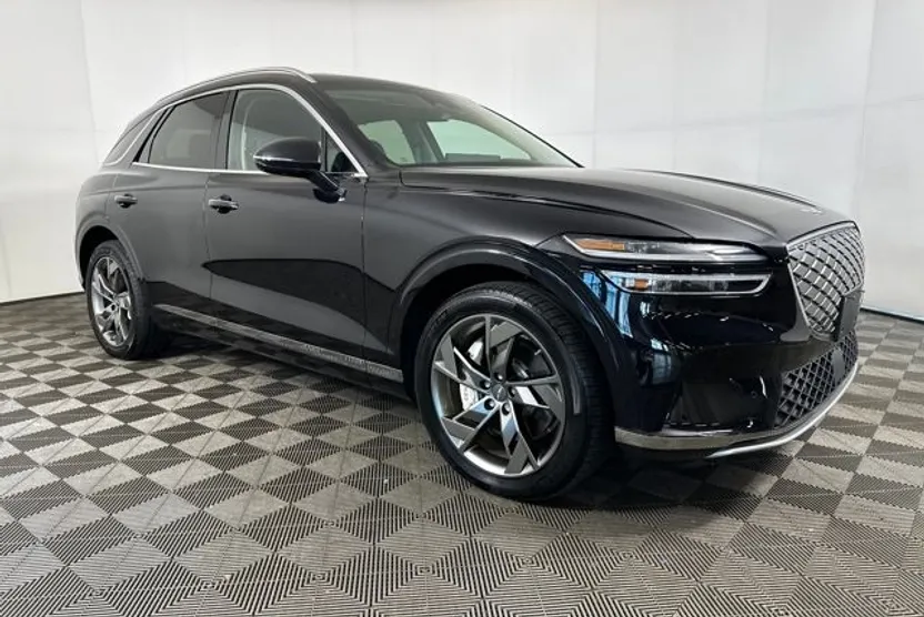 2024 Genesis Electrified GV70 Prestige photo 1