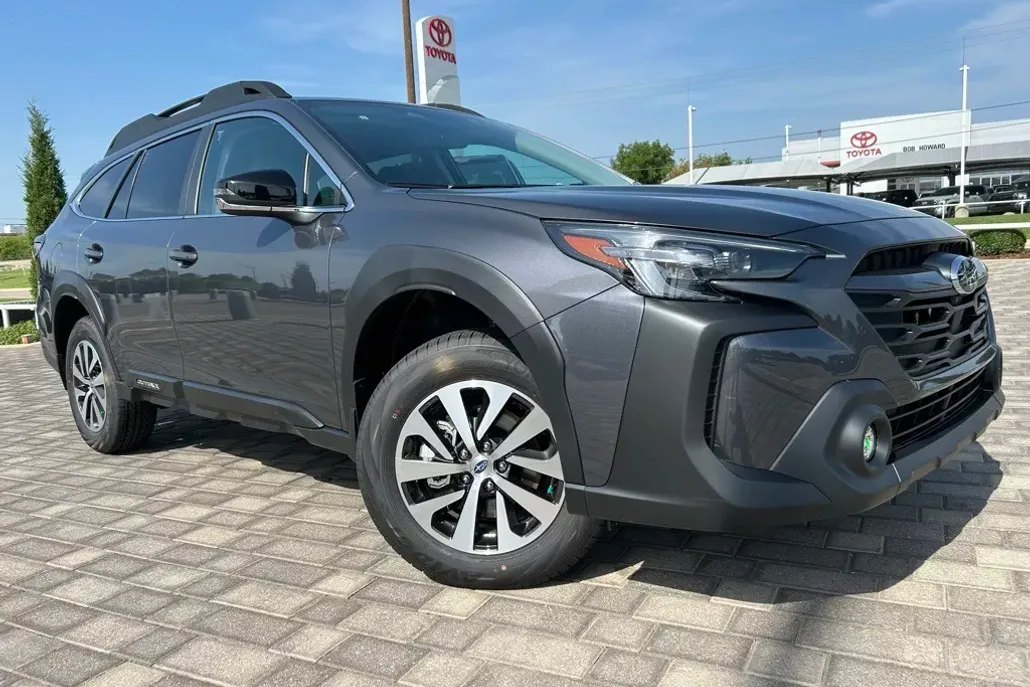 2025 Subaru Outback Premium photo 1
