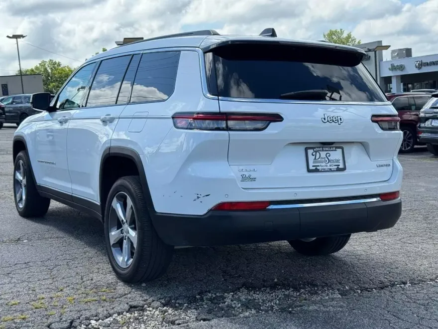 2025 Jeep Grand Cherokee Limited photo 1