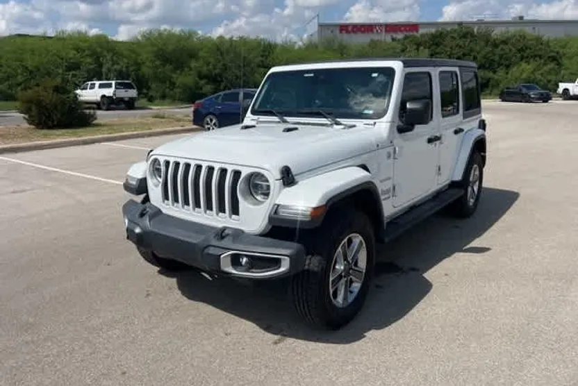 2020 Jeep Wrangler Unlimited Sahara photo 1