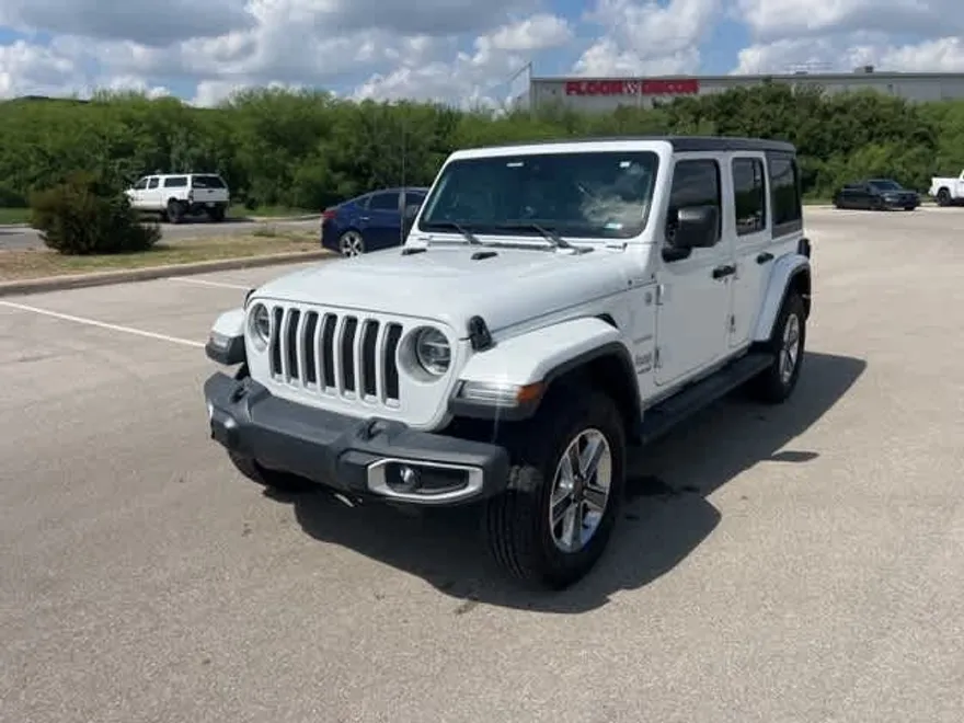 2020 Jeep Wrangler Unlimited Sahara photo 1