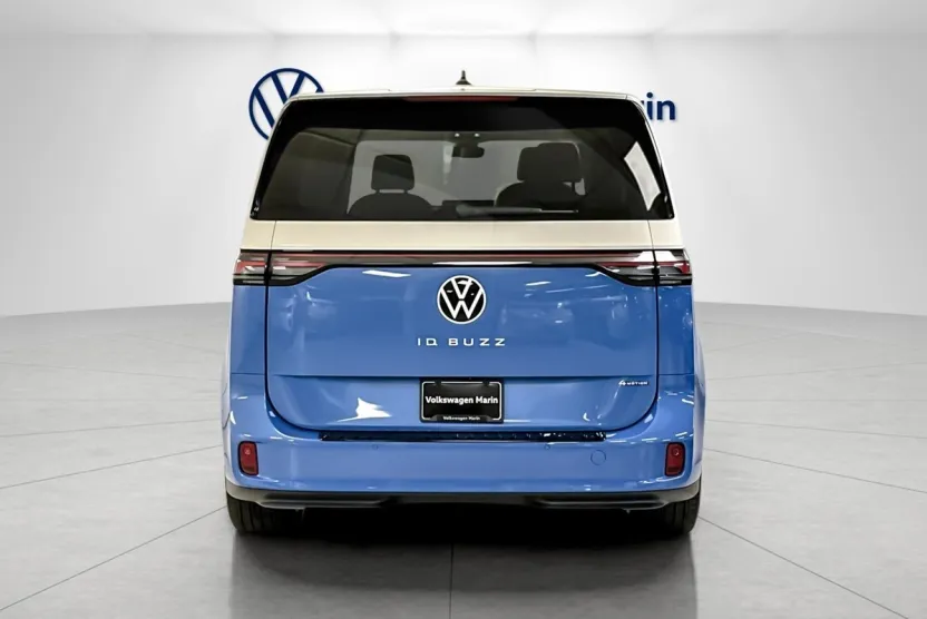 2025 Volkswagen ID. Buzz photo 1