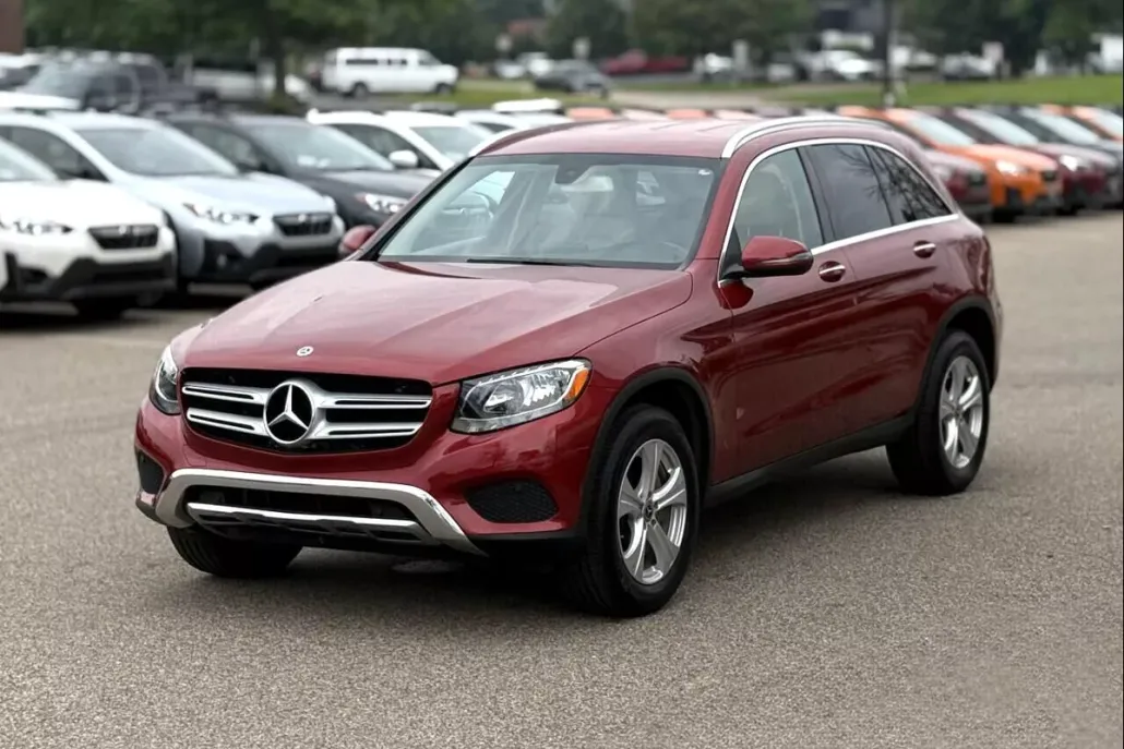 2018 Mercedes Benz GLC 300 4MATIC photo 1