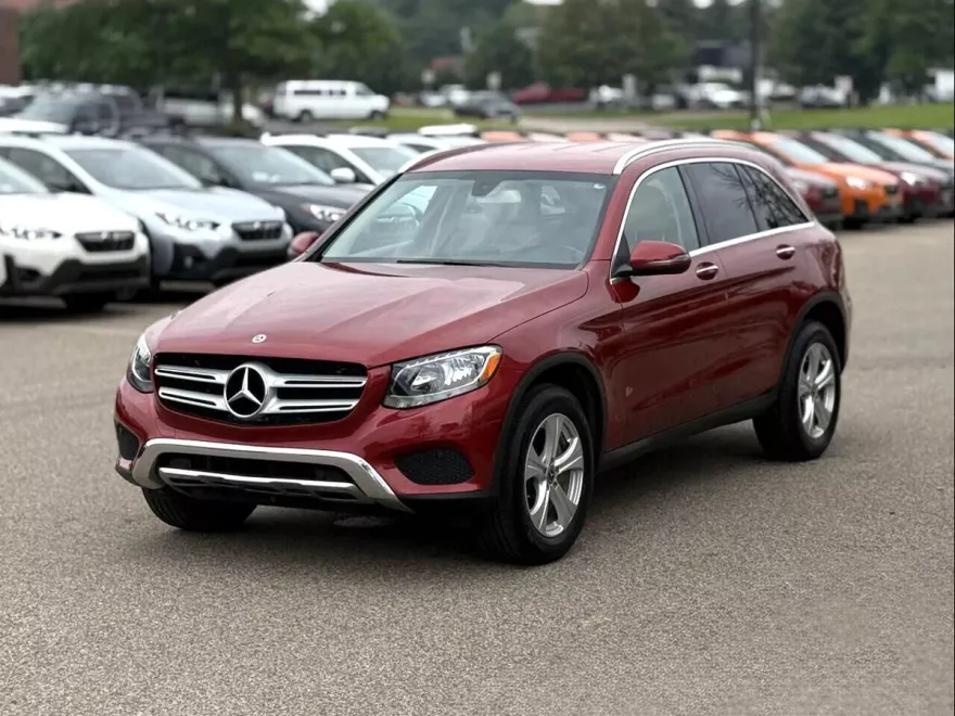 2018 Mercedes Benz GLC 300 4MATIC photo 1