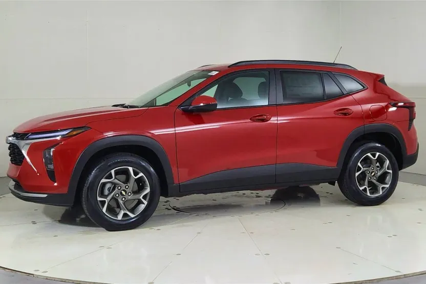 2026 Chevrolet Trax LT photo 1