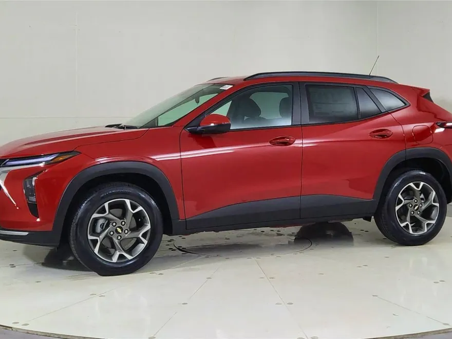 2026 Chevrolet Trax LT photo 1