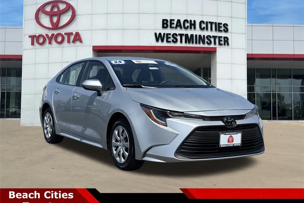 2024 Toyota Corolla LE photo 1