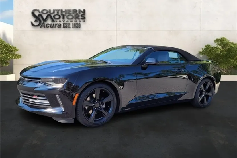 2018 Chevrolet Camaro 2LT photo 1