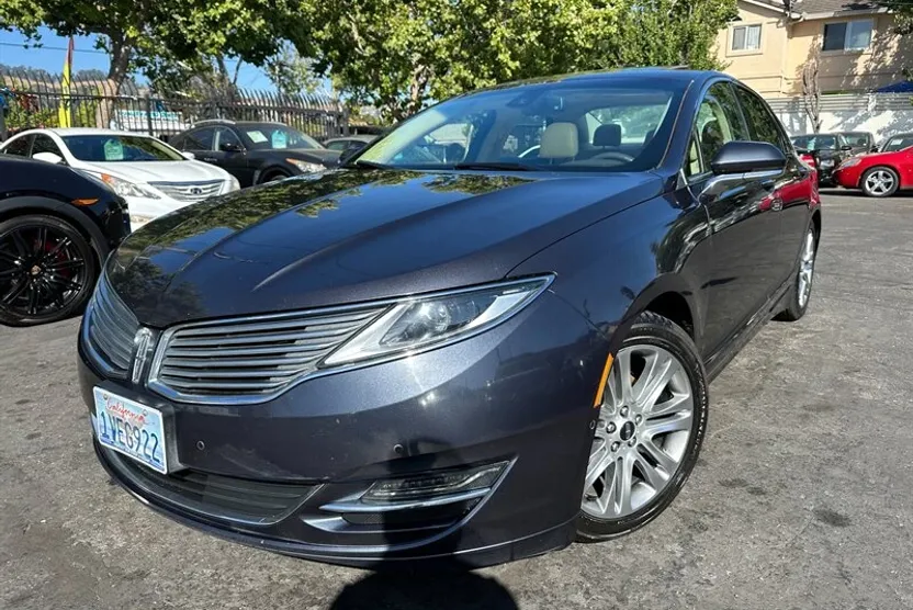 2013 Lincoln MKZ Hybrid photo 1