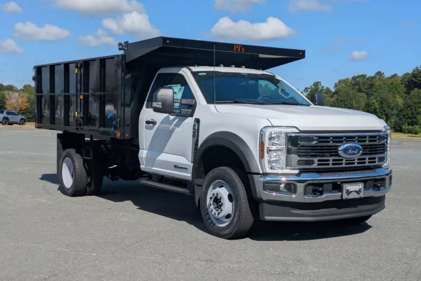 2025 Ford F-550 XL photo 1