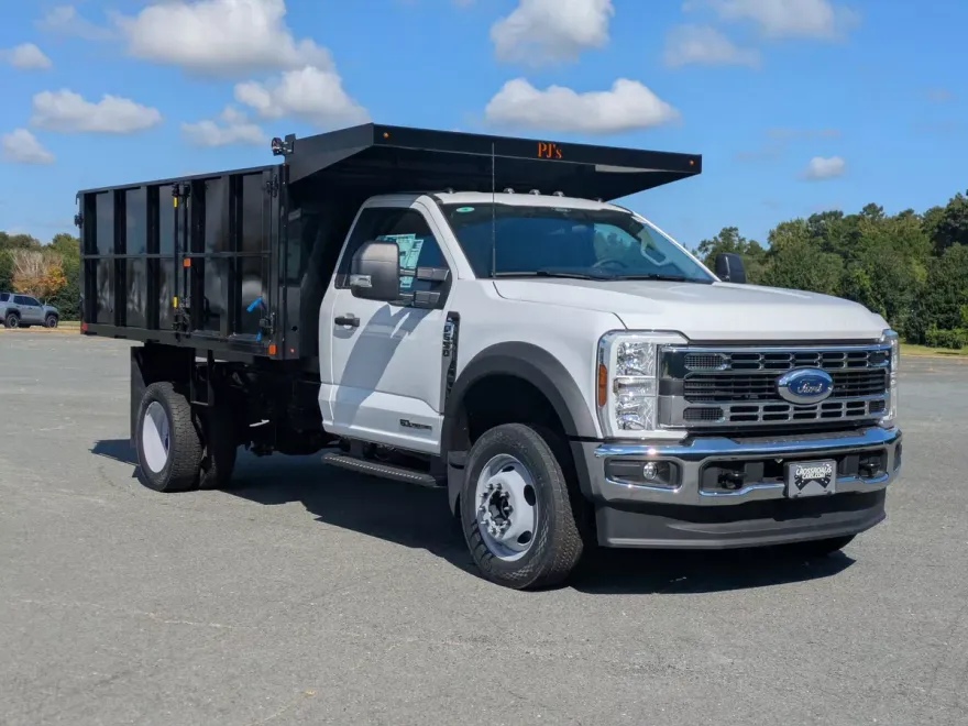 2025 Ford F-550 XL photo 1