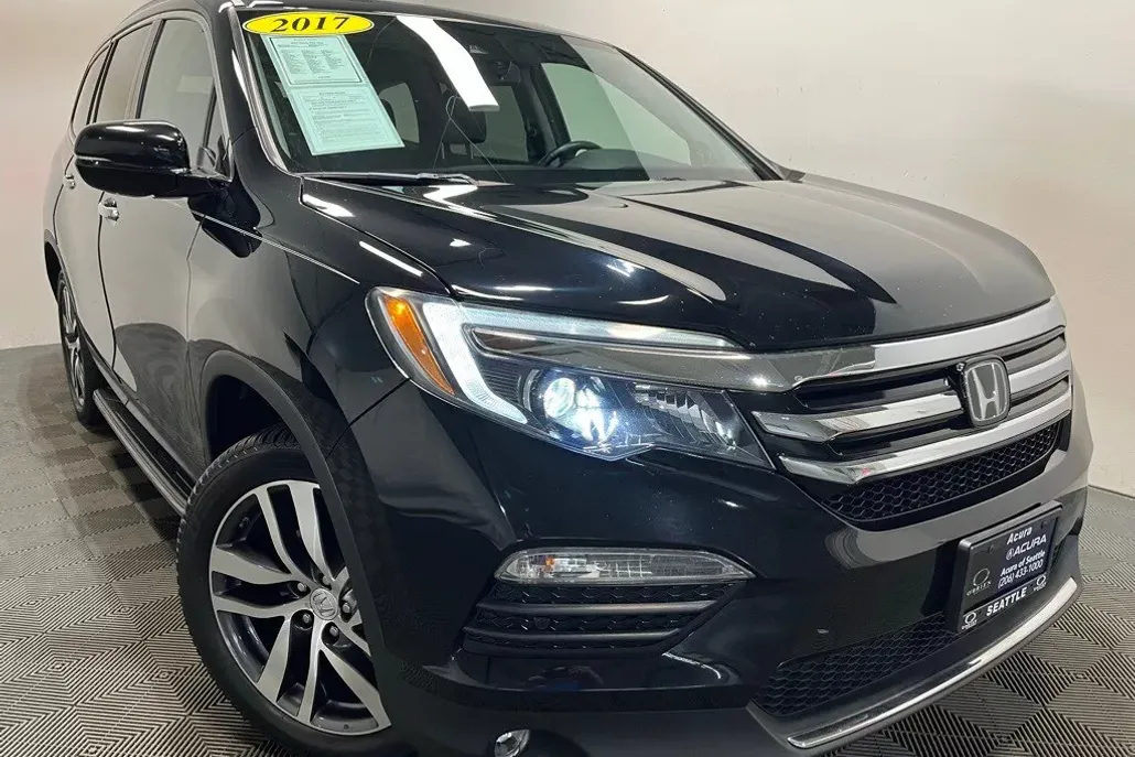 2017 Honda Pilot Elite photo 1