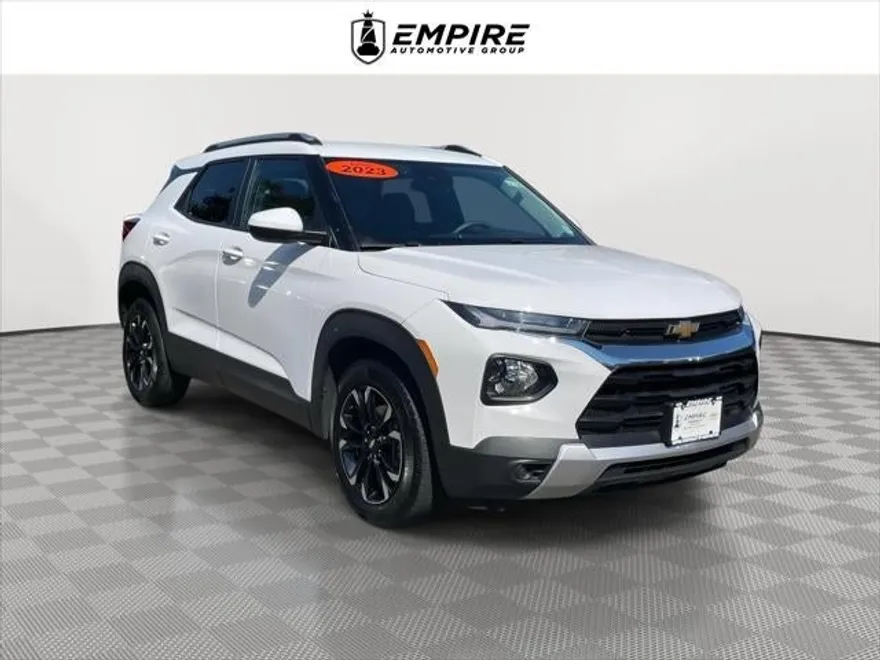 2023 Chevrolet Trailblazer LT photo 1