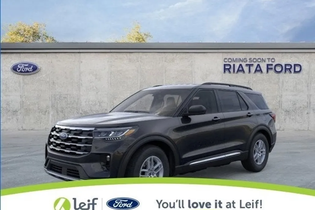 2025 Ford Explorer photo 1