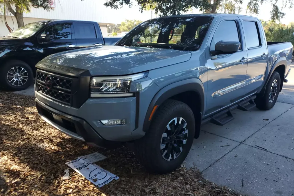 2023 Nissan Frontier PRO-4X photo 1