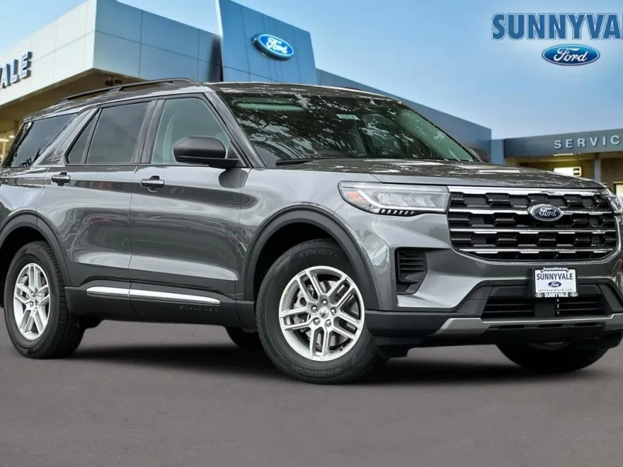 2025 Ford Explorer photo 1