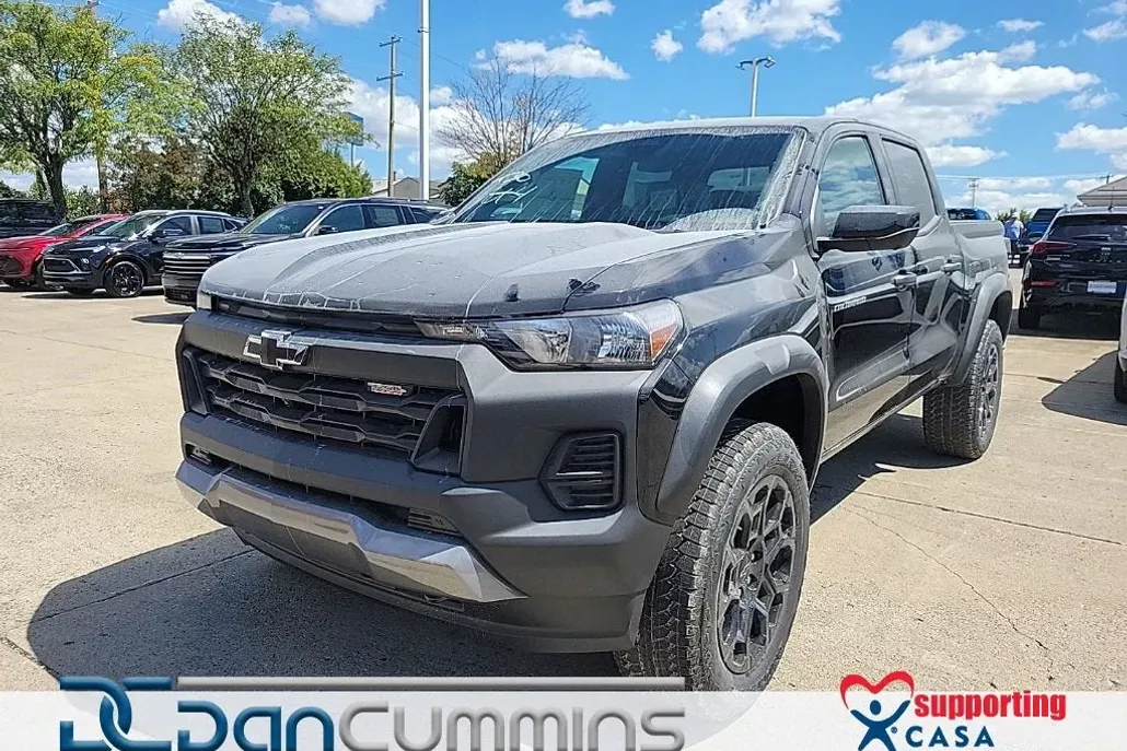 2026 Chevrolet Colorado Trail Boss photo 1