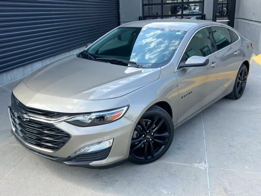 2024 Chevrolet Malibu 1LT photo 1