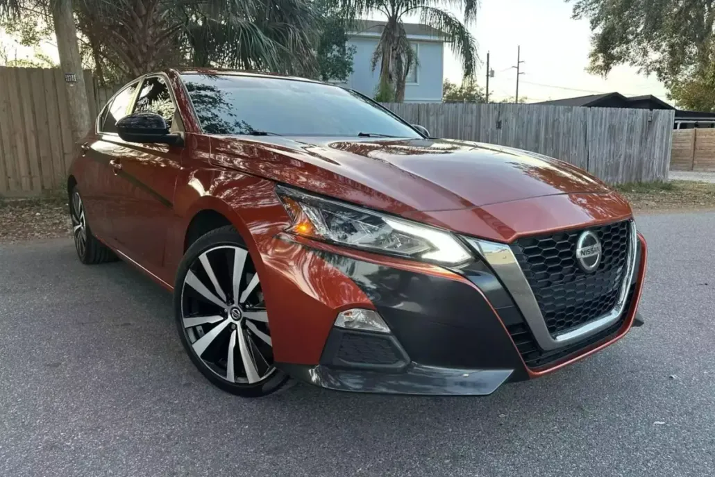 2022 Nissan Altima 2.5 SR photo 1