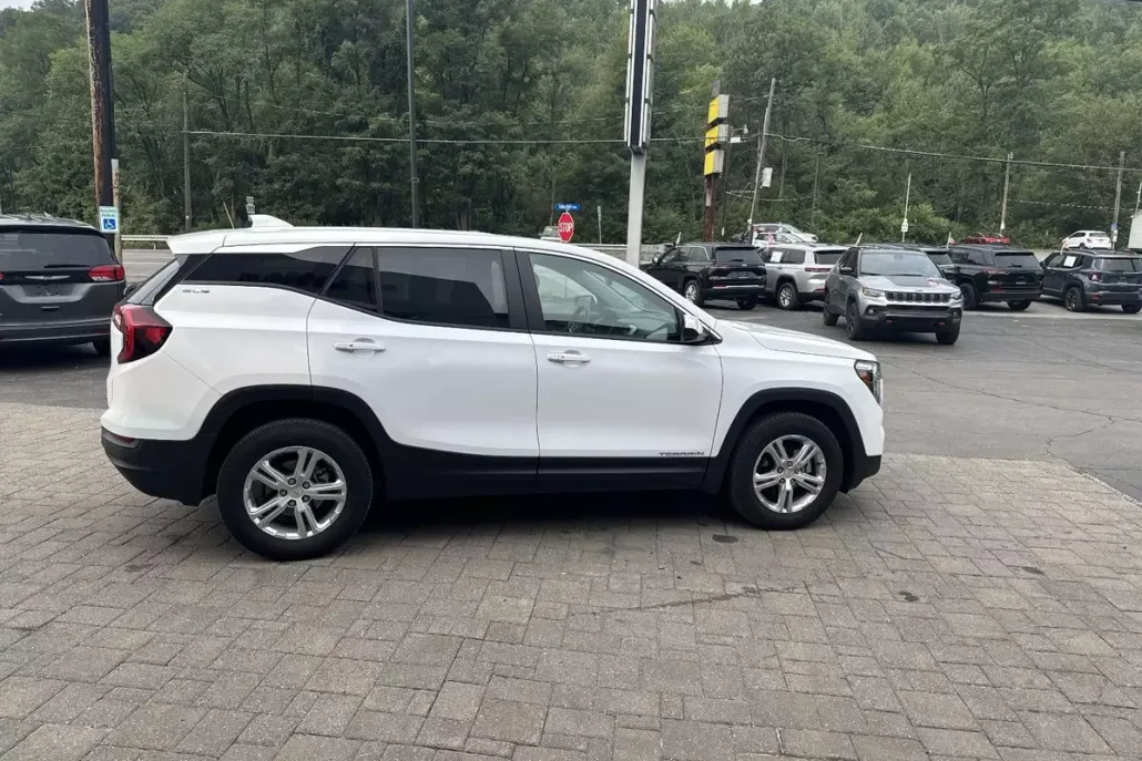 2024 Gmc Terrain SLE photo 1