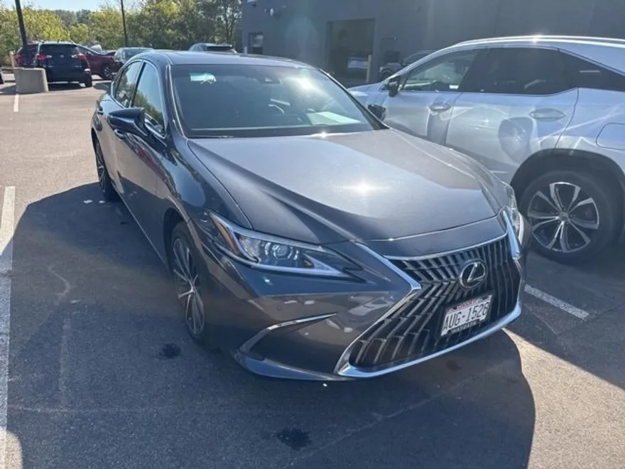 2022 Lexus ES 350 photo 1