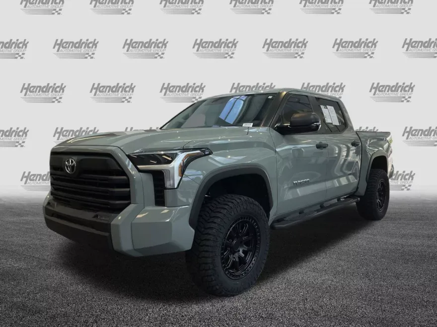 2024 Toyota Tundra SR5 photo 1