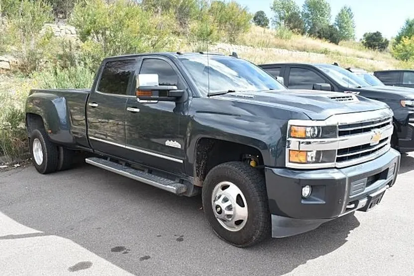 2018 Chevrolet Silverado 3500HD High Country photo 1