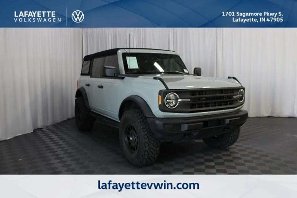 2023 Ford Bronco Base photo 1