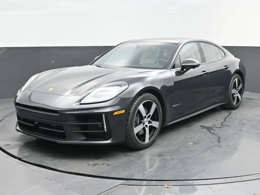 2025 Porsche Panamera 4 photo 1
