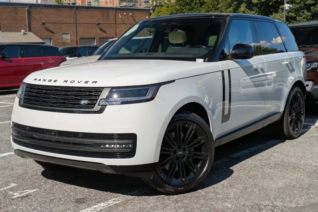 2025 Land Rover Range Rover SE photo 1