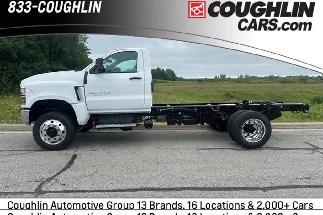 2024 Chevrolet Silverado 6500HD Work Truck photo 1