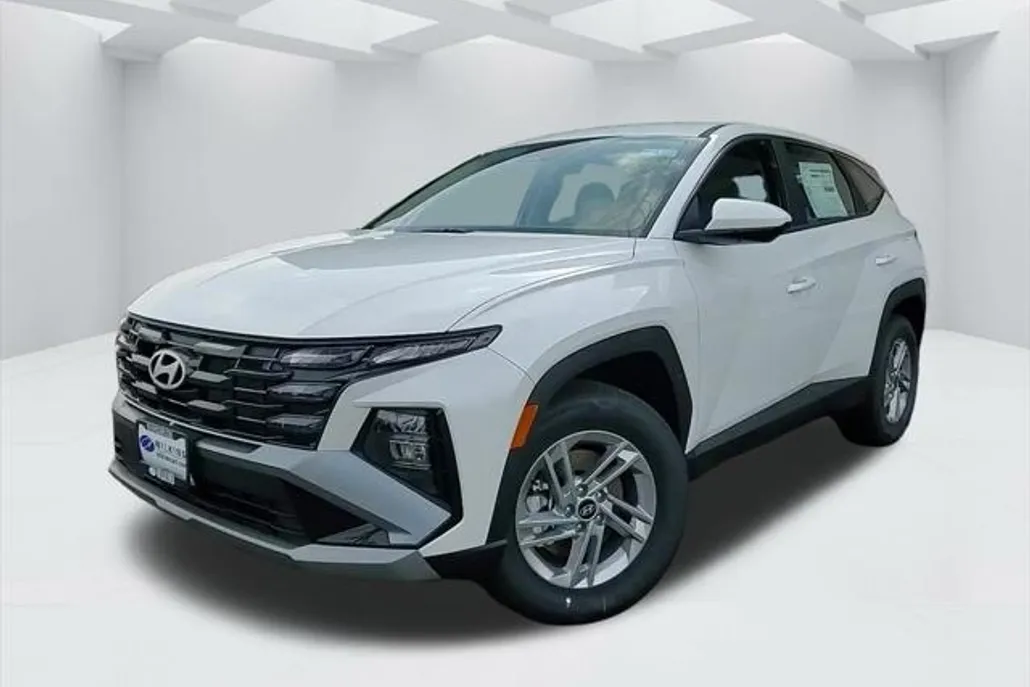 2025 Hyundai Tucson SE photo 1