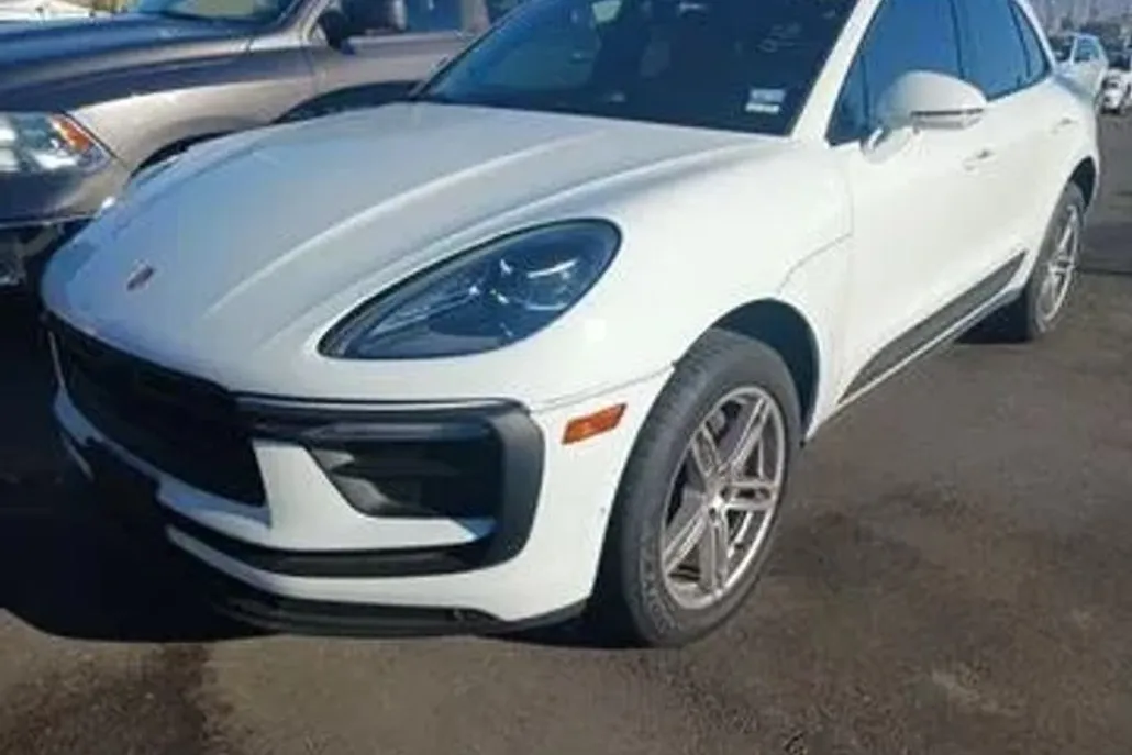 2022 Porsche Macan photo 1