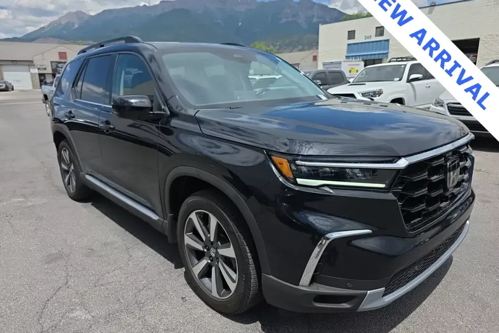 2024 Honda Pilot Touring photo 1