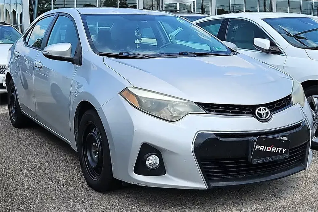 2014 Toyota Corolla S photo 1
