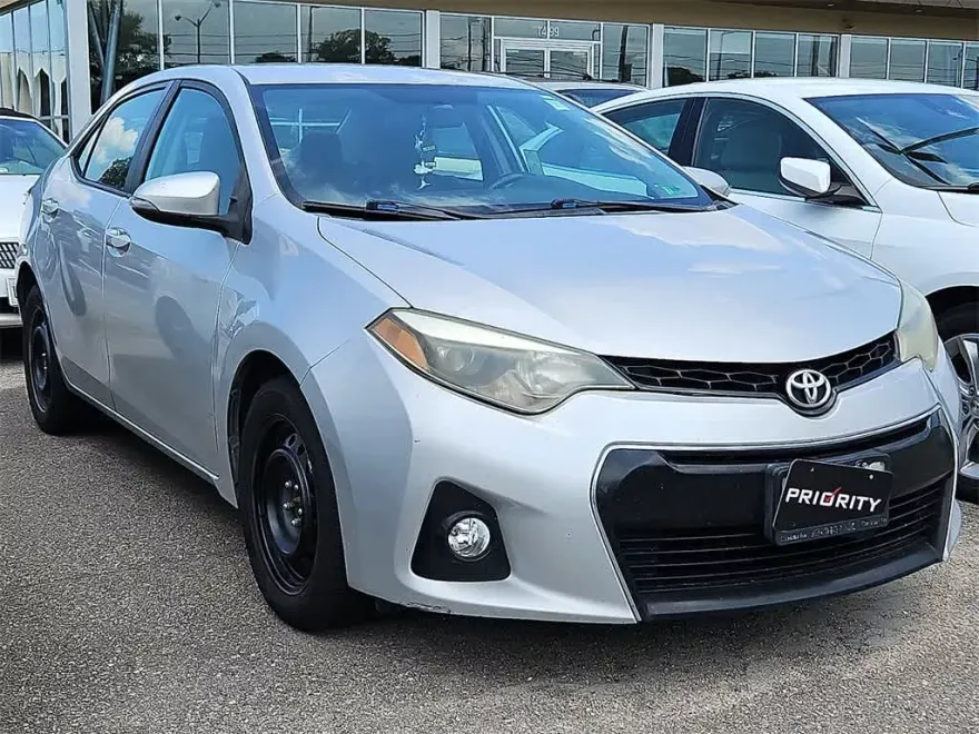 2014 Toyota Corolla S photo 1