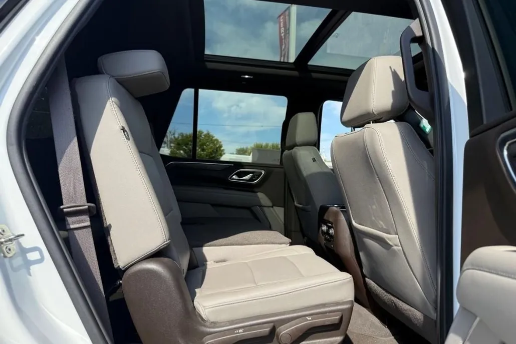 2021 Chevrolet Tahoe LT photo 1