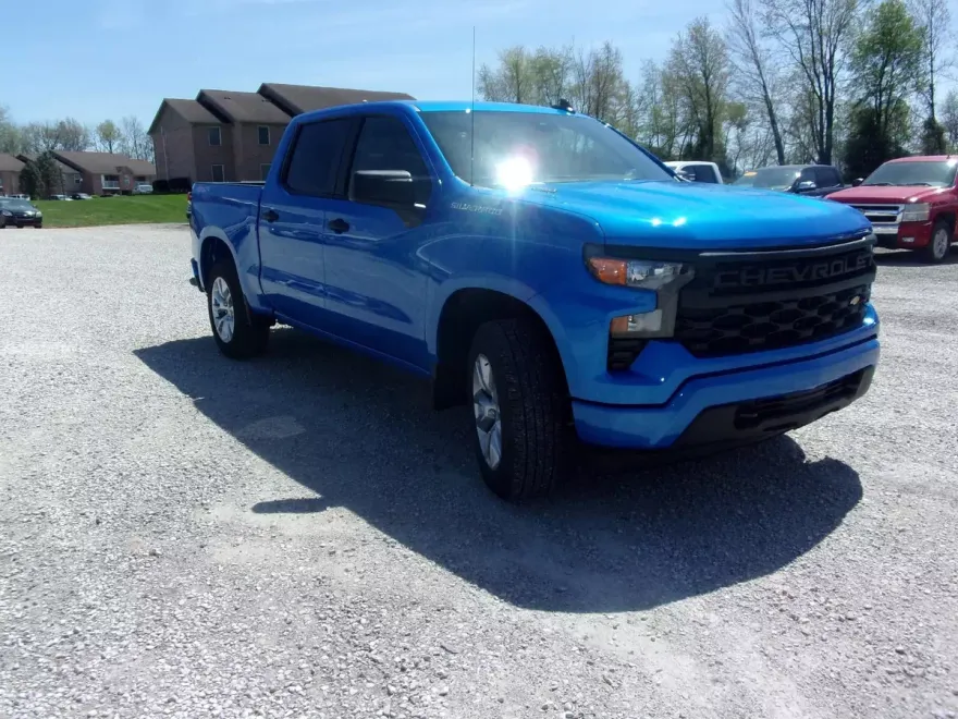 2025 Chevrolet Silverado 1500 Custom photo 1