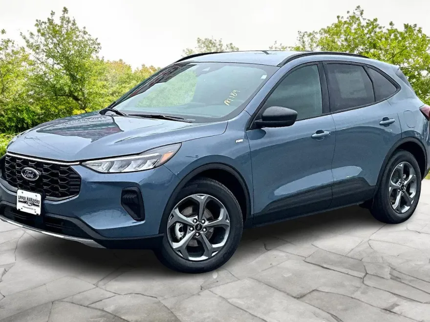2025 Ford Escape ST-Line photo 1