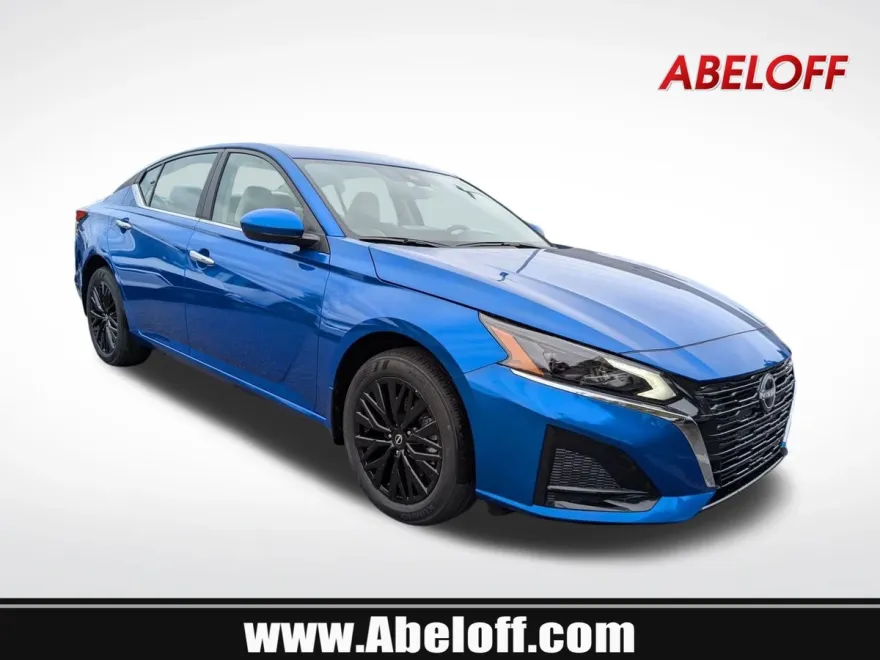 2025 Nissan Altima SV photo 1