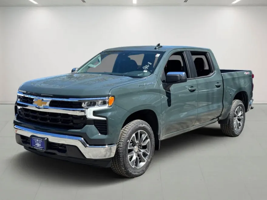 2025 Chevrolet Silverado 1500 LT photo 1