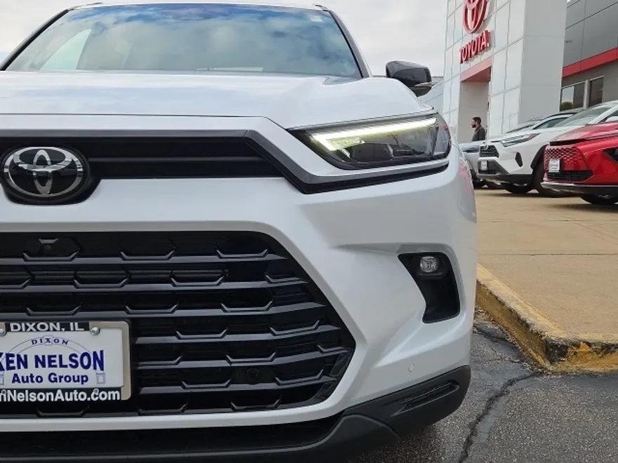 2026 Toyota Grand Highlander Hybrid photo 1