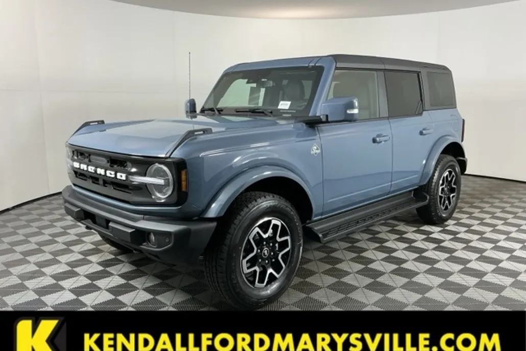 2025 Ford Bronco Outer Banks photo 1