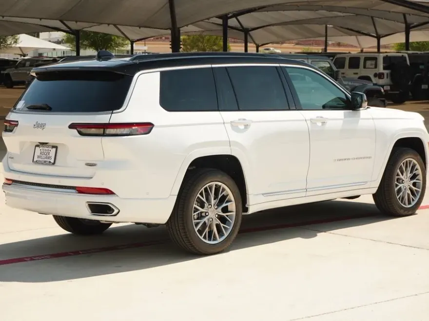 2025 Jeep Grand Cherokee L Summit photo 1