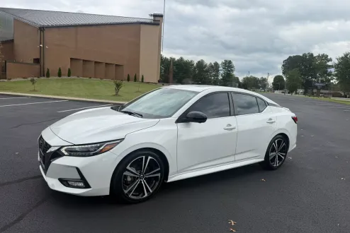 2021 Nissan Sentra SR photo 2