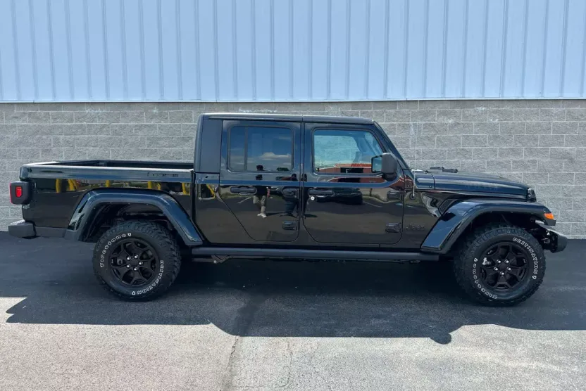 2021 Jeep Gladiator Willys photo 1